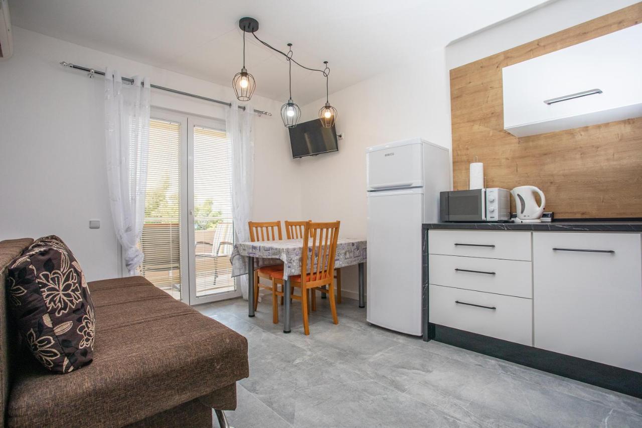 Apartments Nedo Dalmatia Омиш Экстерьер фото